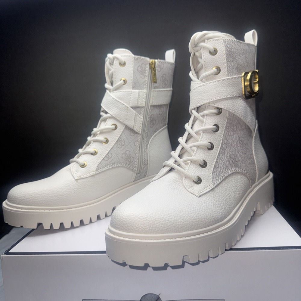 GUESS Women's Orana Combat Boo Ivory Logo Size 9M - Picture 2 of 14